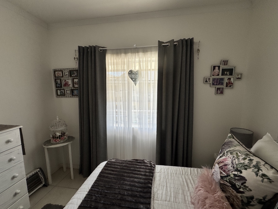 2 Bedroom Property for Sale in Hartenbos Central Western Cape